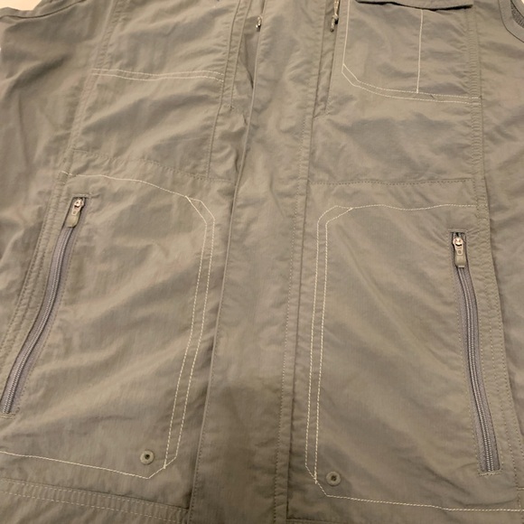 Columbia Men's Omni-Shade Silver Ridge Green Vest - Picture 4 of 7